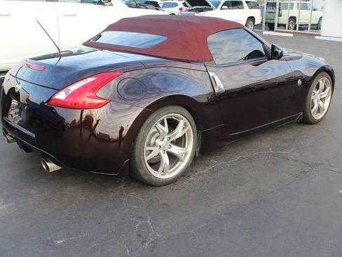 Used 2010 Nissan 370Z Touring w/ Sport Pkg image 16