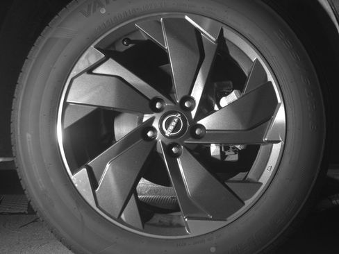 Used 2025 Nissan Rogue SV AWD/4WD image 13
