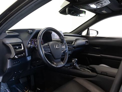 Used 2020 Lexus UX 200 w/ Premium Package FWD image 17