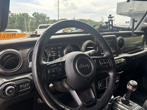 Used 2022 Jeep Wrangler Sport AWD/4WD image 11
