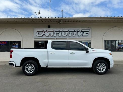 Used 2022 Chevrolet Silverado 1500 RST w/ Z71 Off-Road Package image 3