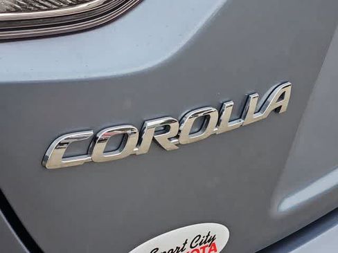 Used 2024 Toyota Corolla LE FWD image 11