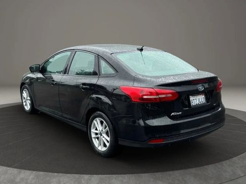 Used 2017 Ford Focus SE image 8