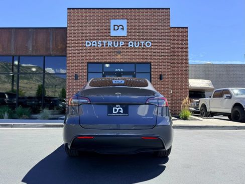 Used 2022 Tesla Model Y Long Range AWD/4WD image 6
