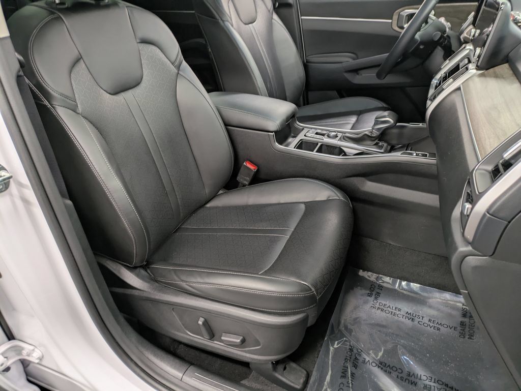 Certified 2023 Kia Sorento X-Line EX AWD/4WD image 28