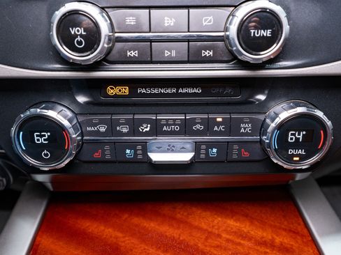 Used 2022 Ford F350 King Ranch w/ King Ranch Ultimate Package AWD/4WD image 26