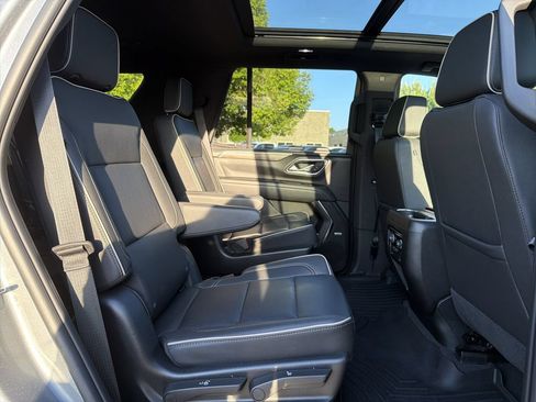 Used 2023 Chevrolet Tahoe Premier AWD/4WD image 18