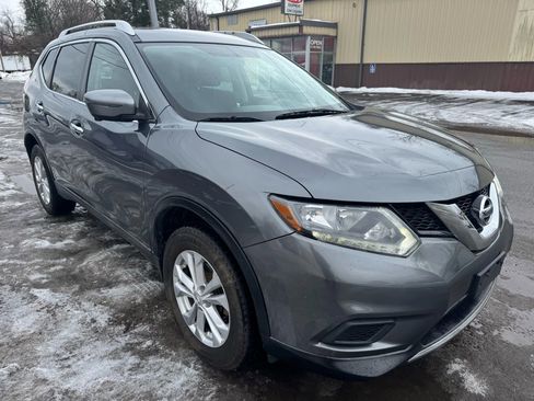 Used 2016 Nissan Rogue SV w/ SV Premium Package image 3