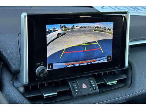 Used 2023 Toyota RAV4 XLE Premium image 21