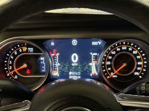 Used 2018 Jeep Wrangler Unlimited Sahara w/ Cold Weather Group AWD/4WD image 15