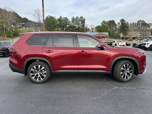 Used 2026 Toyota Grand Highlander AWD Hybrid image 2