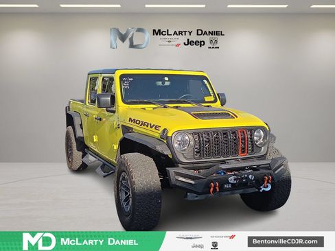 Used 2023 Jeep Gladiator Mojave w/ Cold Weather Group AWD/4WD image 1