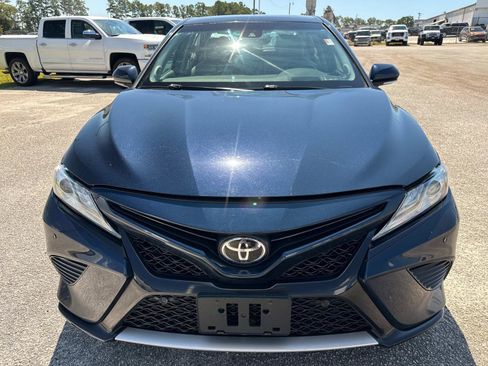 Used 2018 Toyota Camry XSE image 9
