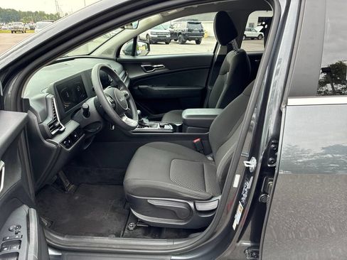 Used 2023 Kia Sportage LX AWD/4WD image 10