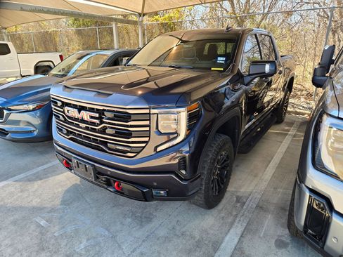 Certified 2022 GMC Sierra 1500 AT4X image 3