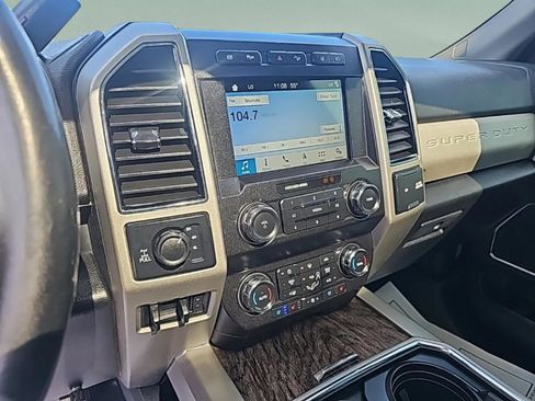 Used 2019 Ford F250 Lariat w/ Lariat Ultimate Package image 14