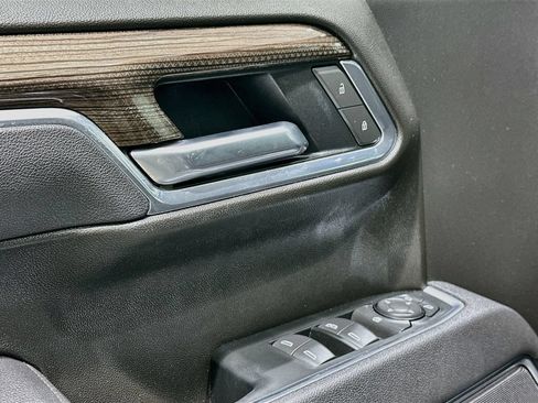Certified 2025 Chevrolet Silverado 1500 LT RWD image 18
