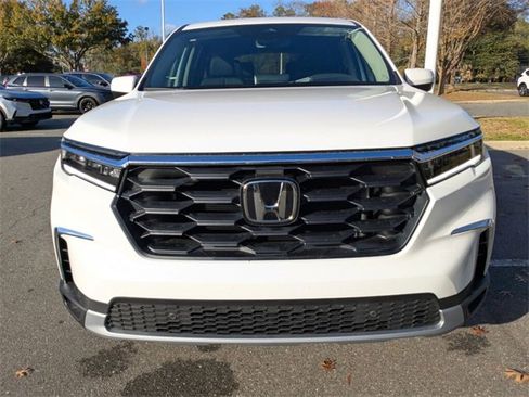 New 2025 Honda Pilot EX-L image 2