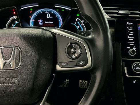 Used 2019 Honda Civic Touring image 12