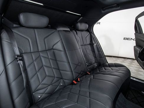 Used 2025 BMW 760i xDrive w/ Executive Package AWD/4WD image 39