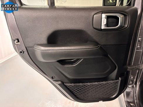 Used 2020 Jeep Wrangler Unlimited Sahara image 22