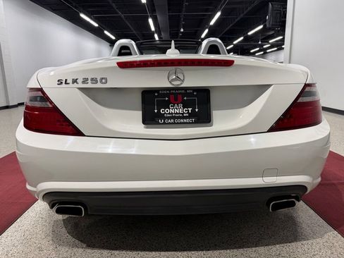 Used 2014 Mercedes-Benz SLK 250 image 12