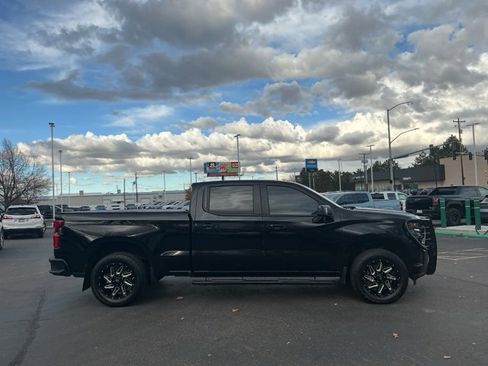 Used 2022 Chevrolet Silverado 1500 RST image 2