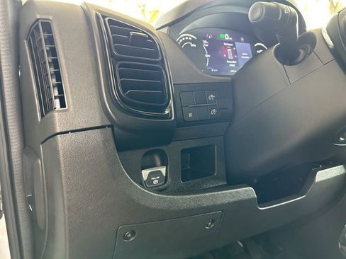 Used 2024 RAM ProMaster 3500 w/ Delivery Van Package FWD image 34