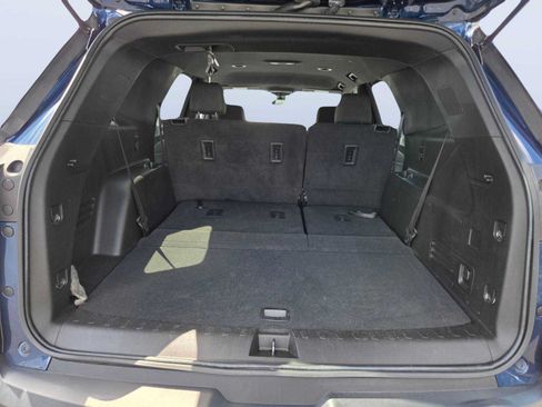 Used 2023 Chevrolet Traverse LT FWD image 14