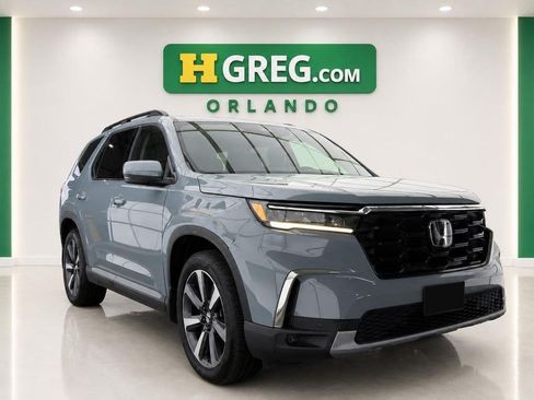Used 2023 Honda Pilot Touring image 4
