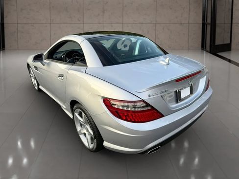 Used 2016 Mercedes-Benz SLK 300 image 9