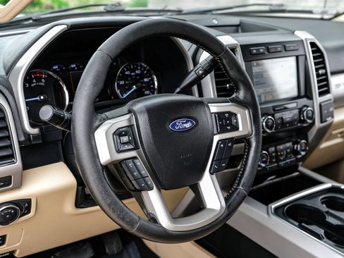Used 2019 Ford F250 Lariat w/ Lariat Value Package AWD/4WD image 13