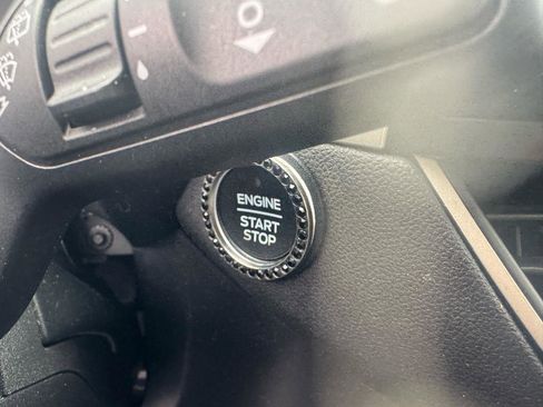Used 2022 Ford Escape SE w/ Convenience Package FWD image 19