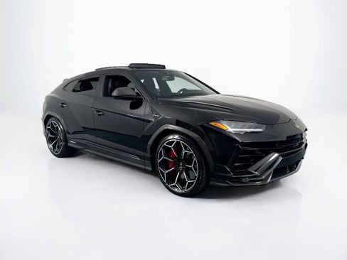 Used 2023 Lamborghini Urus Performante AWD/4WD image 3