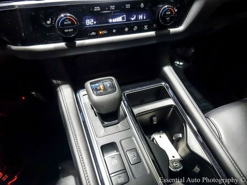 Used 2023 Nissan Pathfinder SL image 26