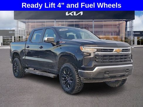 Used 2022 Chevrolet Silverado 1500 LT w/ Z71 Off-Road Package image 1