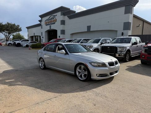 Used 2011 BMW 335i Sedan RWD image 2