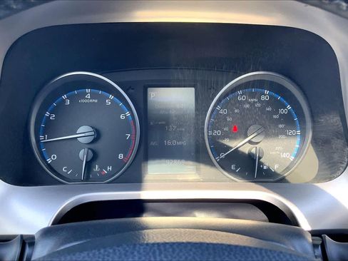 Used 2018 Toyota RAV4 XLE image 26