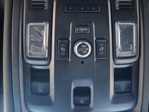 Used 2022 Cadillac Escalade Premium Luxury w/ Performance Package image 4