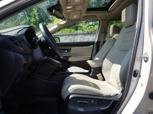 Used 2019 Honda CR-V Touring image 12