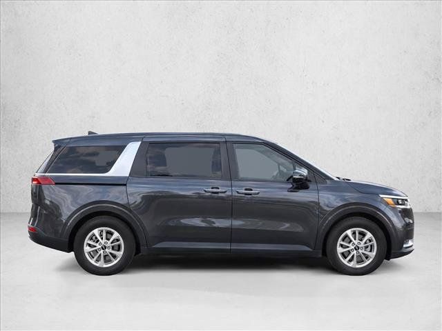 Used 2024 Kia Carnival LX FWD image 8