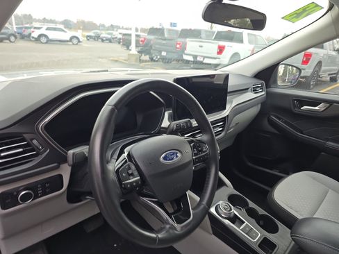 Used 2023 Ford Escape Active w/ Tech Pack #2 AWD/4WD image 10