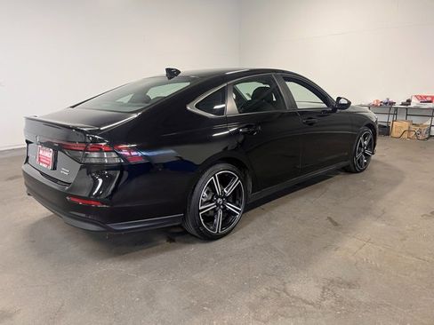 Used 2024 Honda Accord Sport image 3