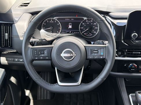 Used 2025 Nissan Pathfinder SV FWD image 15