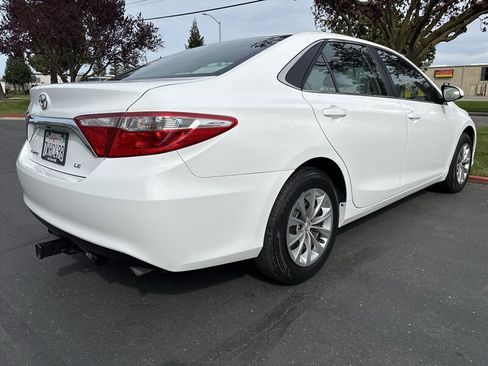 Used 2017 Toyota Camry LE image 13