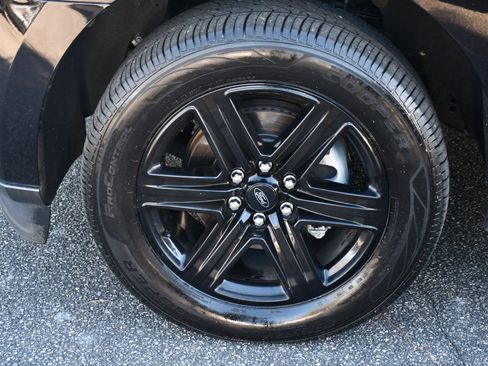 Used 2021 Ford Expedition Max XLT image 23