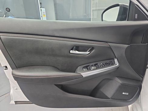 Used 2023 Nissan Sentra SR w/ SR Premium Package FWD image 20