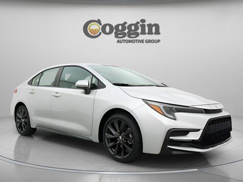 Used 2025 Toyota Corolla SE FWD image 25