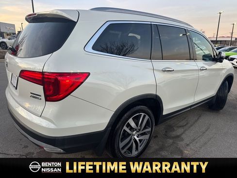 Used 2017 Honda Pilot Touring image 8