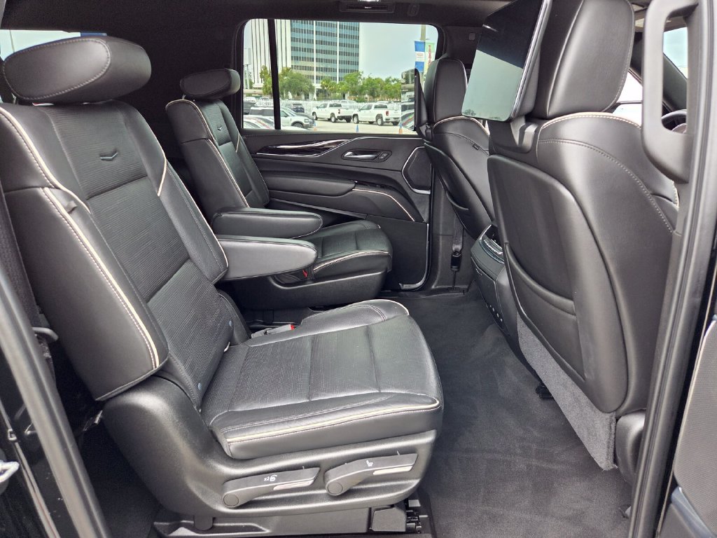 Used 2021 Cadillac Escalade ESV Sport w/ Driver Assist Tech Package RWD image 31